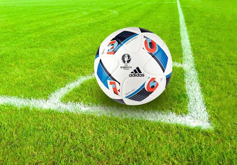 Les différentes manières d’améliorer l’utilisation du VAR en football